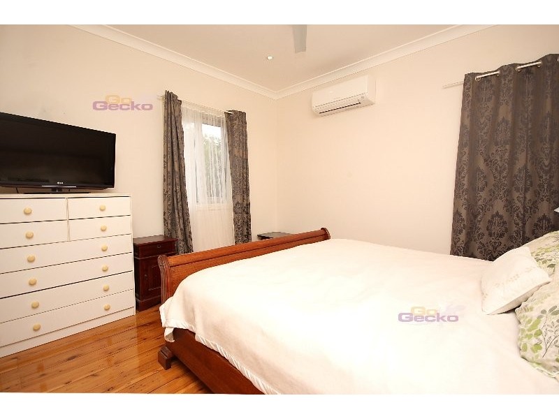 40 Hamilton Rd, Wavell Heights QLD 4012