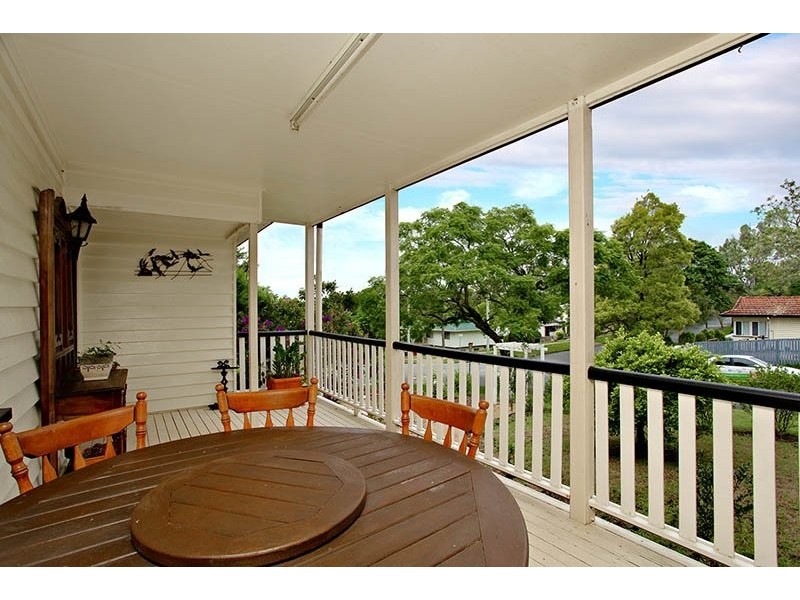 5 Joora Ave, Petrie QLD 4502