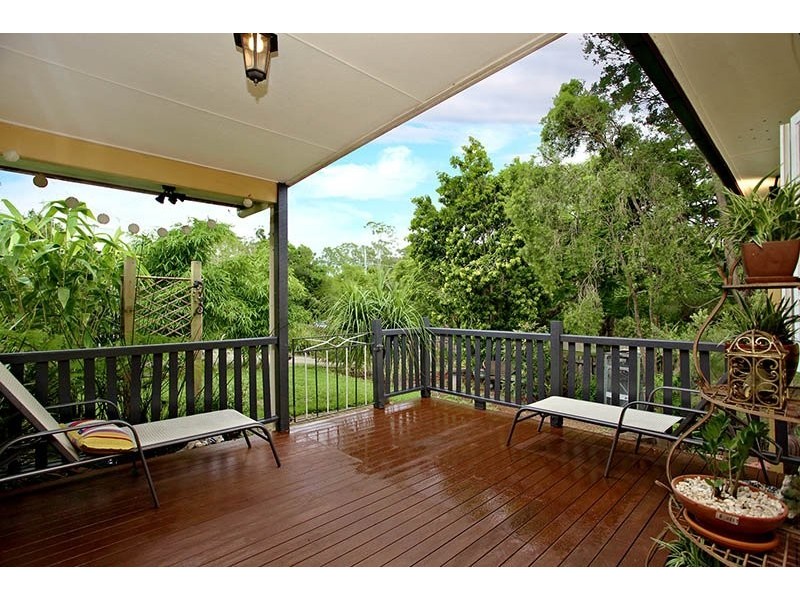 5 Joora Ave, Petrie QLD 4502