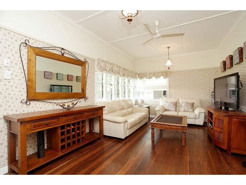 5 Joora Ave, Petrie QLD 4502