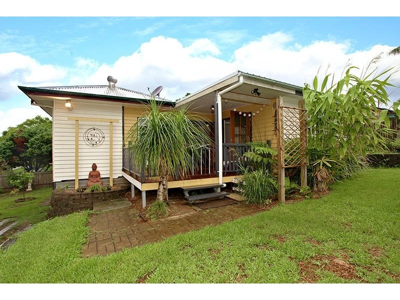 5 Joora Ave, Petrie QLD 4502