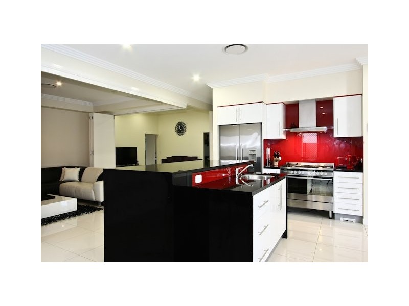 12 Silverbirch Pl, Bridgeman Downs QLD 4035