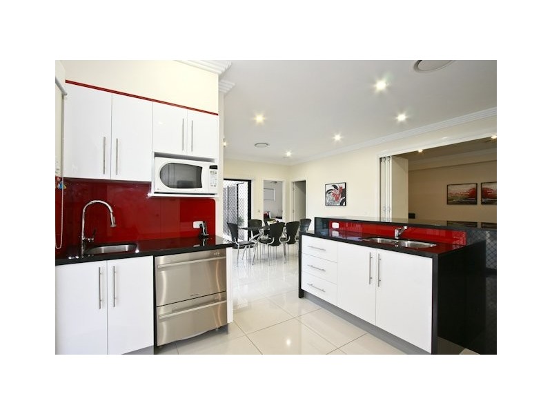 12 Silverbirch Pl, Bridgeman Downs QLD 4035