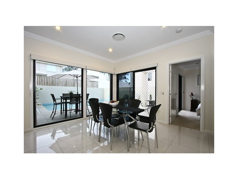 12 Silverbirch Pl, Bridgeman Downs QLD 4035