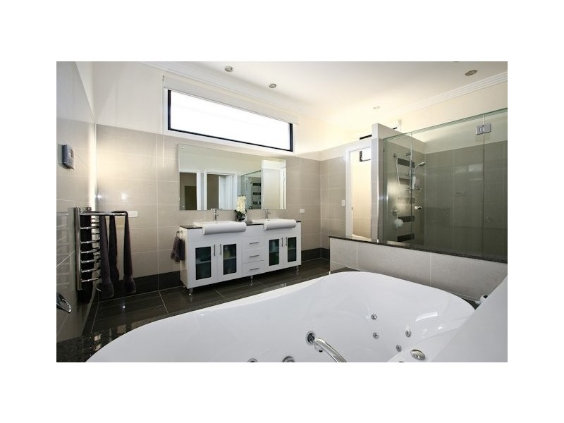 12 Silverbirch Pl, Bridgeman Downs QLD 4035