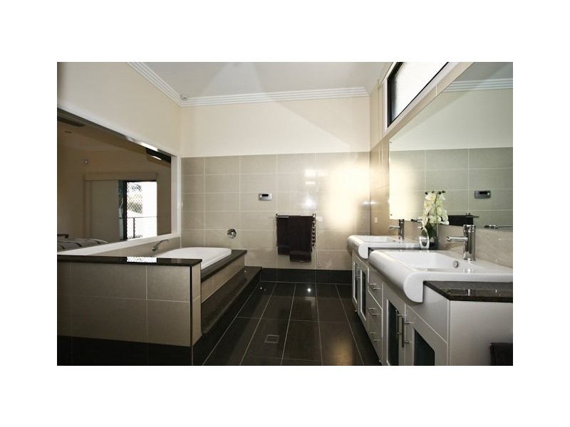 12 Silverbirch Pl, Bridgeman Downs QLD 4035