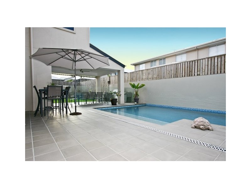 12 Silverbirch Pl, Bridgeman Downs QLD 4035