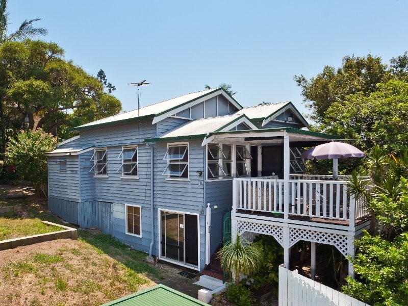 158 Rainbow St, Sandgate QLD 4017