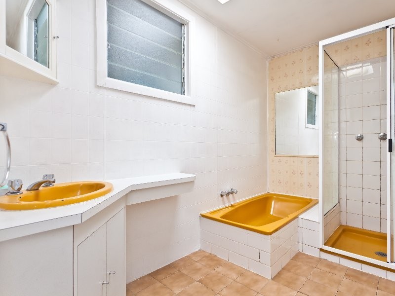 158 Rainbow St, Sandgate QLD 4017