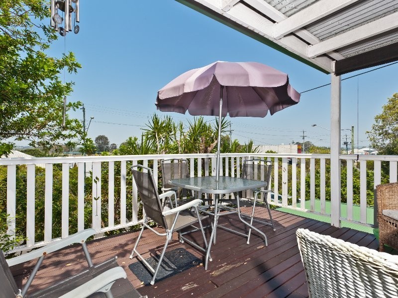 158 Rainbow St, Sandgate QLD 4017