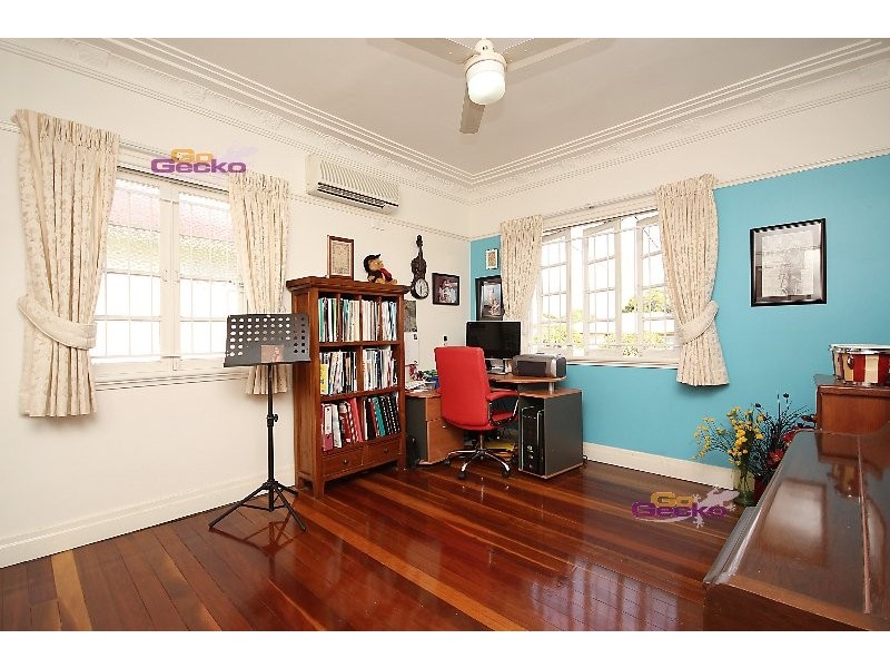 263 Rode Road, Wavell Heights QLD 4012