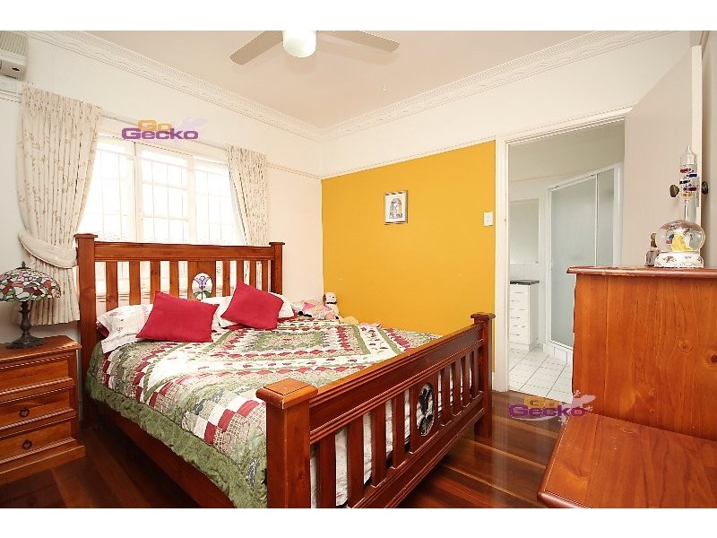 263 Rode Road, Wavell Heights QLD 4012