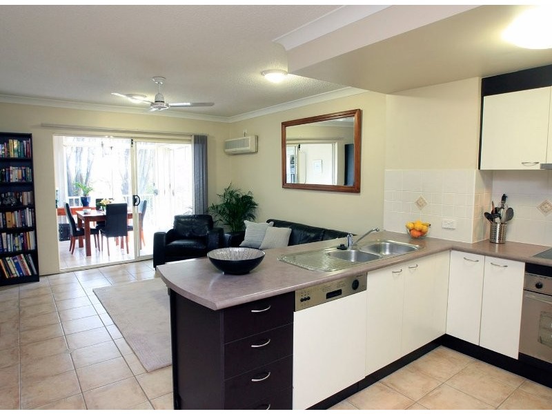 1/5 Whytecliffe Street, Albion QLD 4010