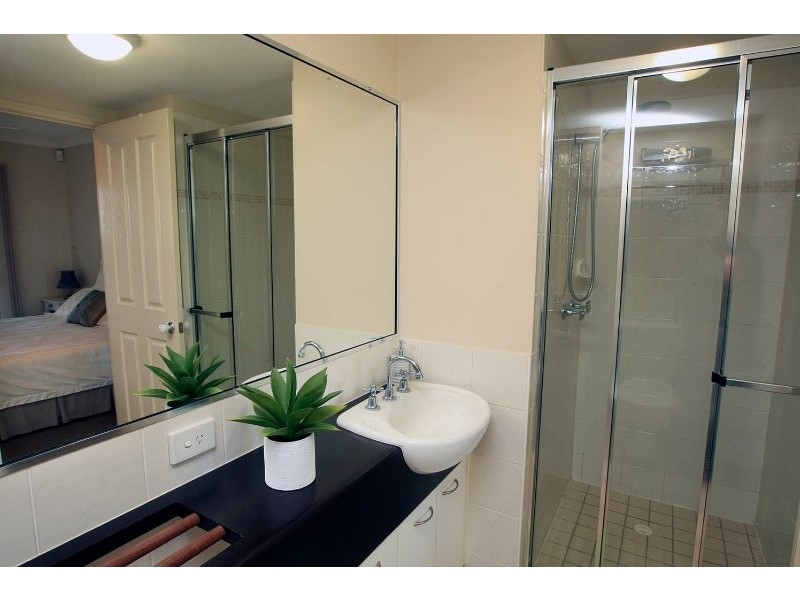 1/5 Whytecliffe Street, Albion QLD 4010