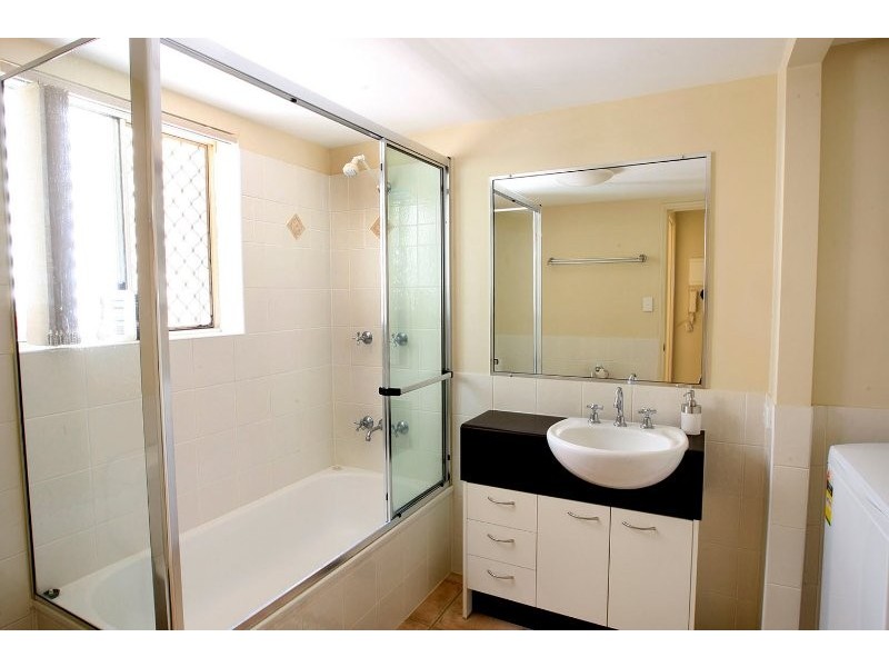 1/5 Whytecliffe Street, Albion QLD 4010