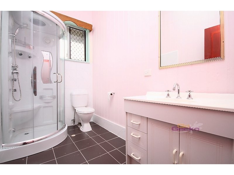 55 Cleveland St, Greenslopes QLD 4120