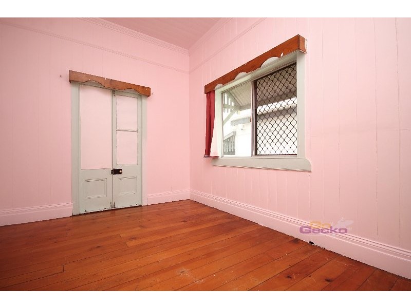 55 Cleveland St, Greenslopes QLD 4120