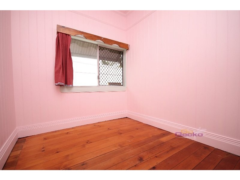 55 Cleveland St, Greenslopes QLD 4120