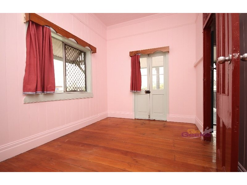 55 Cleveland St, Greenslopes QLD 4120