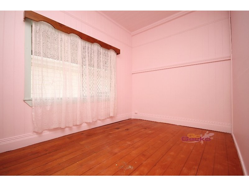 55 Cleveland St, Greenslopes QLD 4120