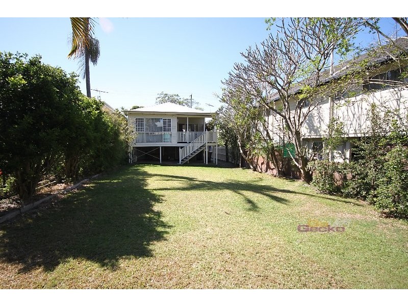 27 Wakefield St, Sandgate QLD 4017