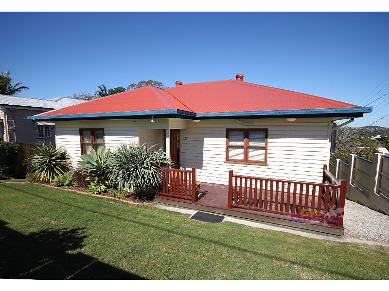 218 Rode rd, Wavell Heights QLD 4012