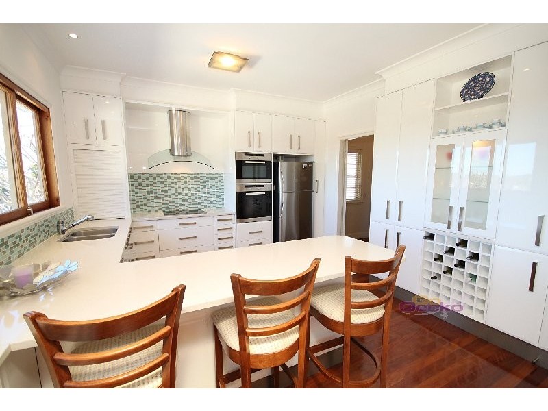 218 Rode rd, Wavell Heights QLD 4012