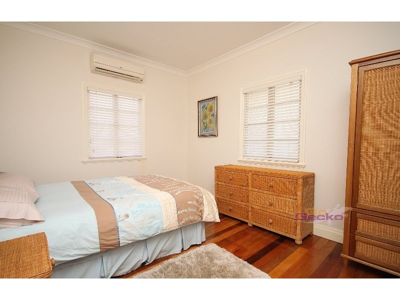 218 Rode rd, Wavell Heights QLD 4012