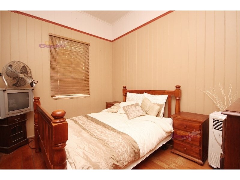 19 Cox Road, Windsor QLD 4030