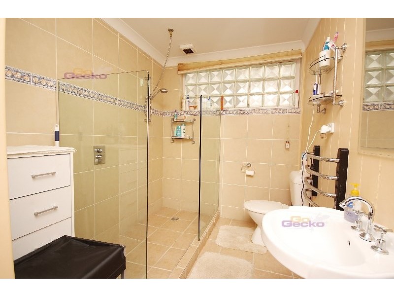 19 Cox Road, Windsor QLD 4030