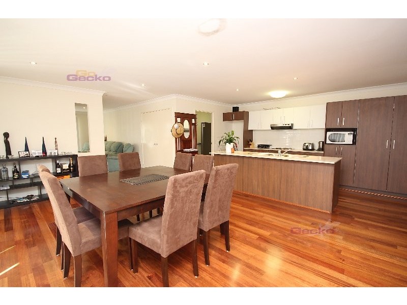 8 Dalkeith Court, Fitzgibbon QLD 4018