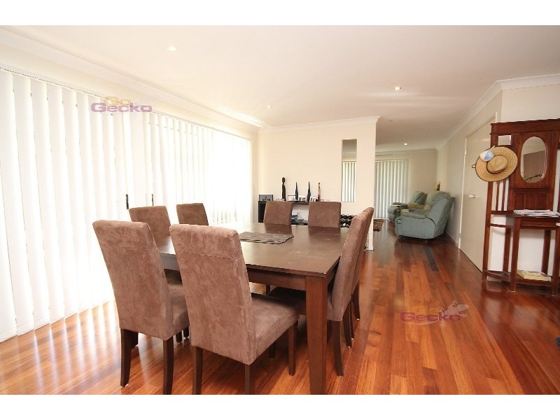 8 Dalkeith Court, Fitzgibbon QLD 4018