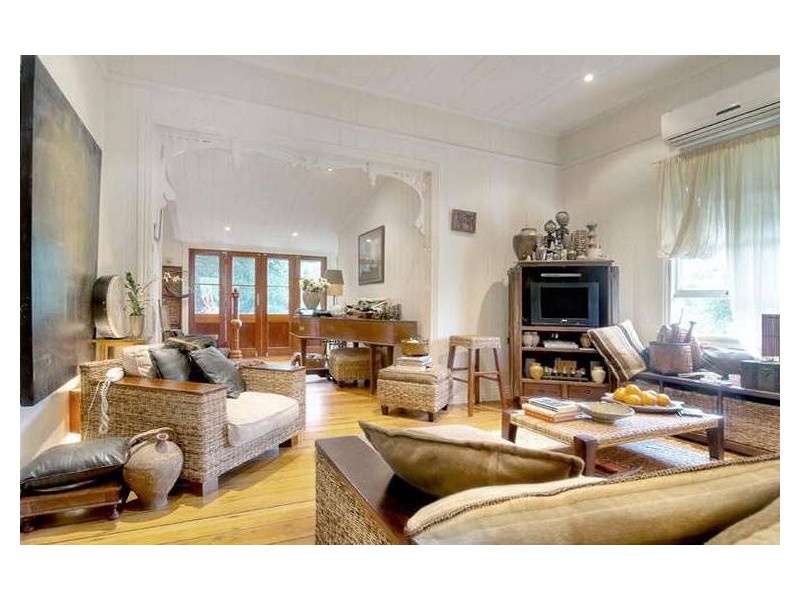 3 Swan Terrace, Windsor QLD 4030