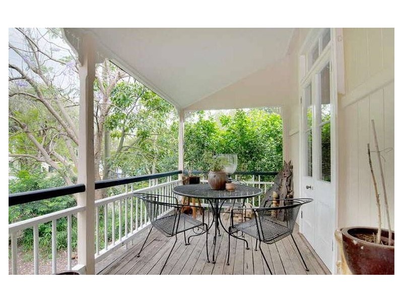 3 Swan Terrace, Windsor QLD 4030