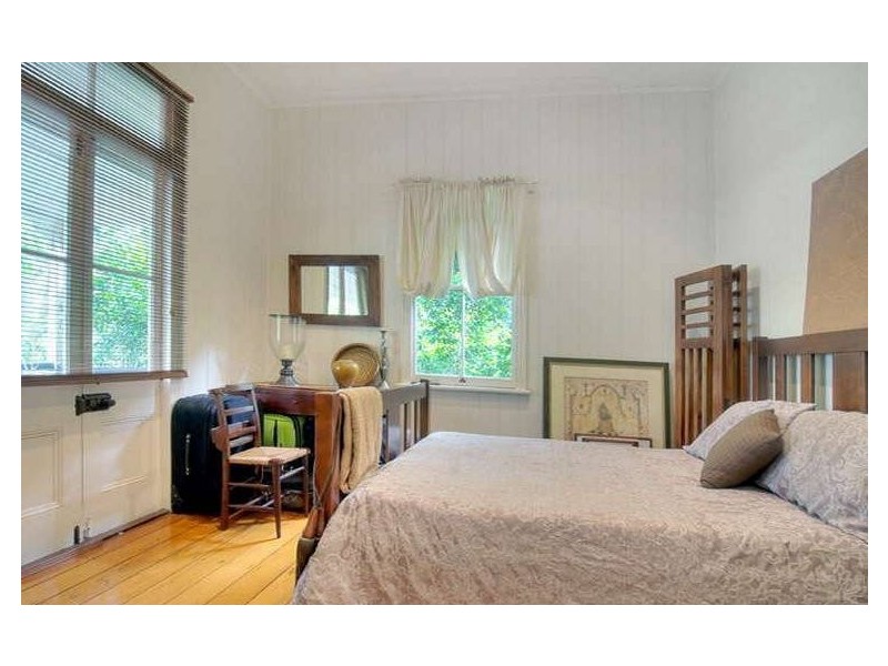 3 Swan Terrace, Windsor QLD 4030