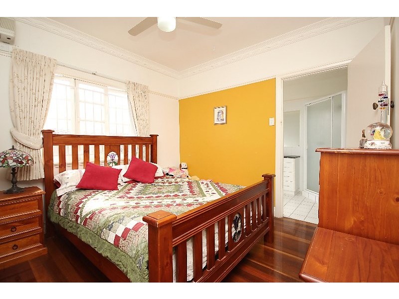 263 Rode Road, Wavell Heights QLD 4012