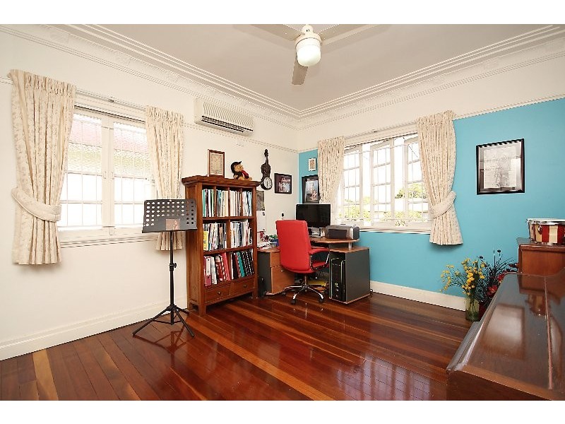 263 Rode Road, Wavell Heights QLD 4012