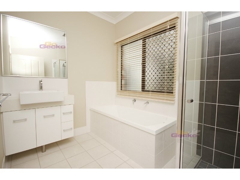 9 Station Avenue, Northgate QLD 4013