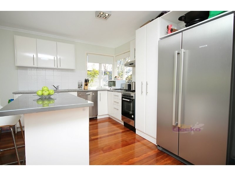 9 Rutherford Street, Stafford Heights QLD 4053