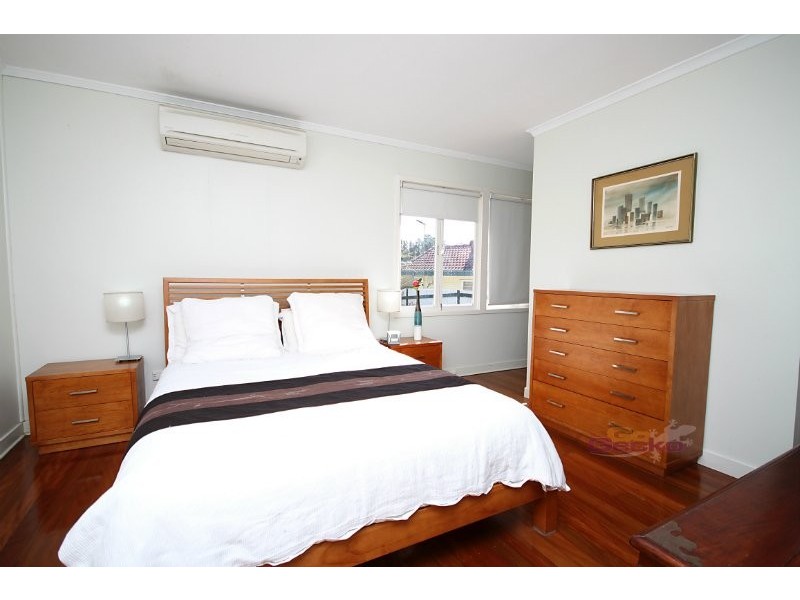 9 Rutherford Street, Stafford Heights QLD 4053