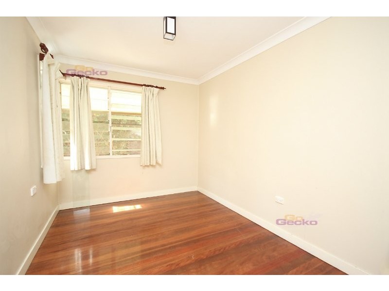 16 Deerdale Street, Stafford Heights QLD 4053