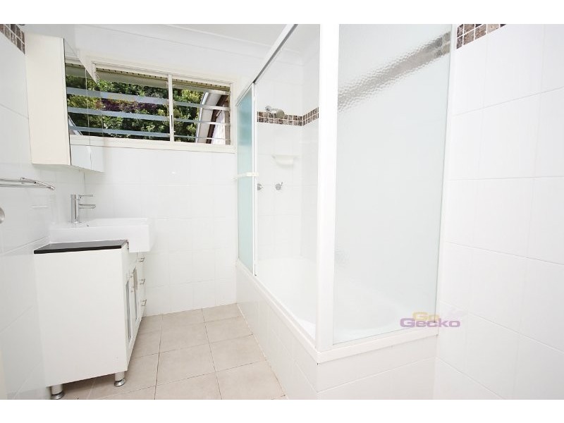 16 Deerdale Street, Stafford Heights QLD 4053