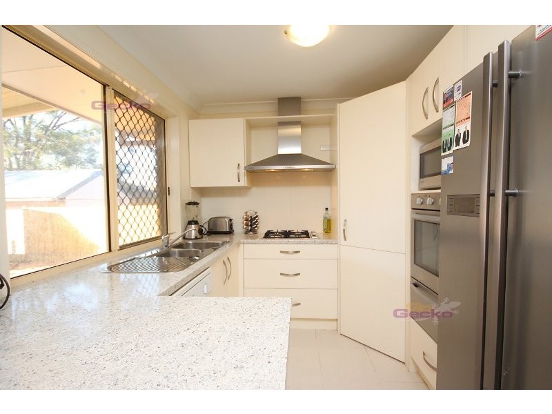 23 Gordon Road, Ferny Hills QLD 4055