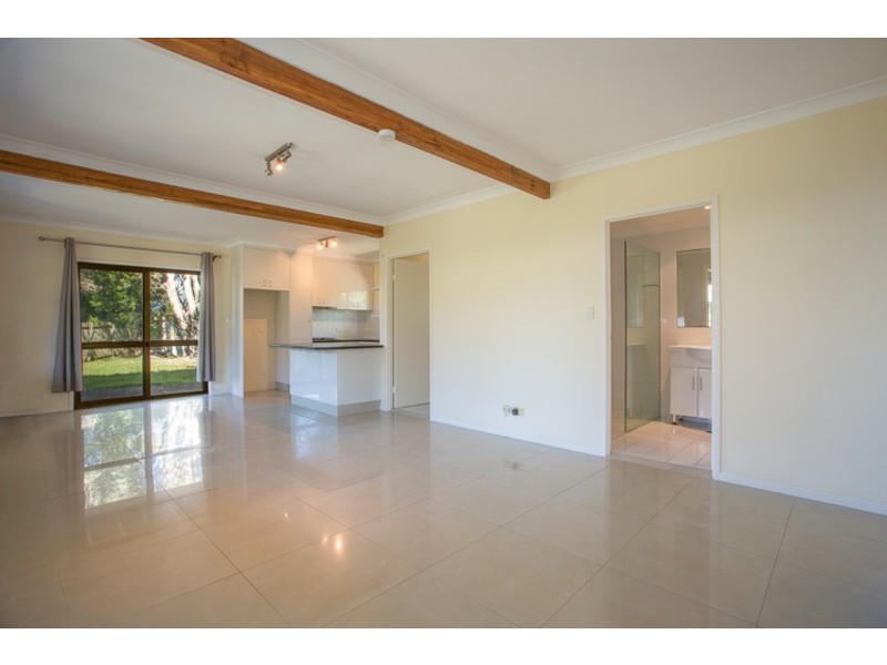 2/62 Victor Avenue, Paradise Point QLD 4216