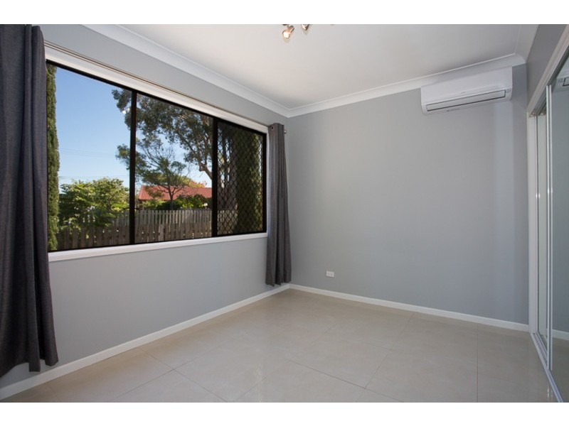 2/62 Victor Avenue, Paradise Point QLD 4216