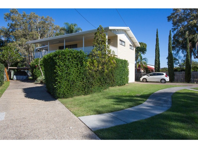 2/62 Victor Avenue, Paradise Point QLD 4216