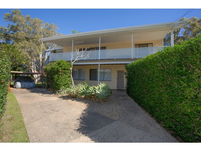 2/62 Victor Avenue, Paradise Point QLD 4216