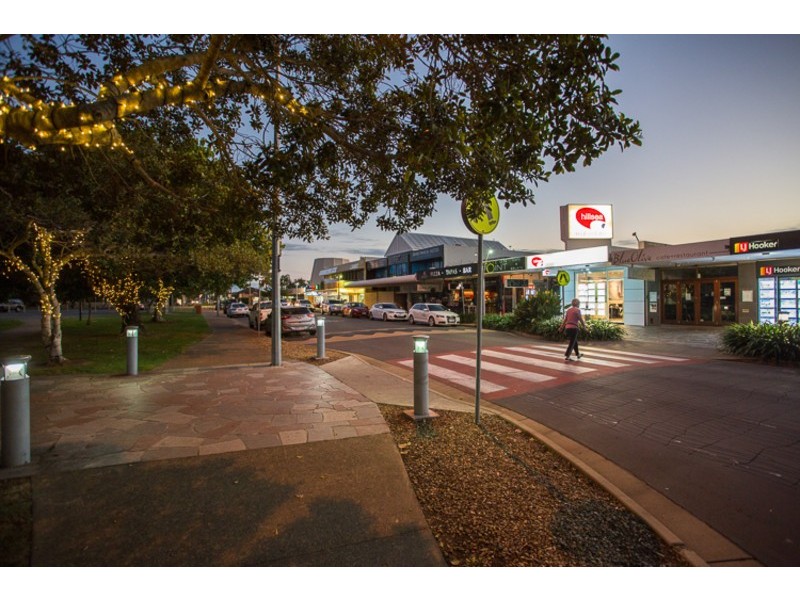 2/62 Victor Avenue, Paradise Point QLD 4216