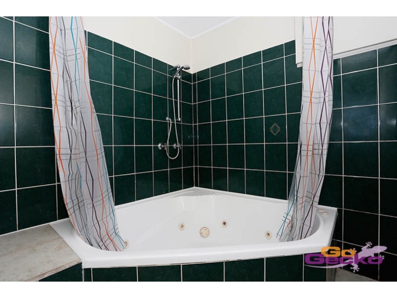 31 Kitchener Street, Coorparoo QLD 4151