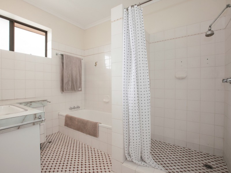 5/15 Macaulay Street, Coorparoo QLD 4151